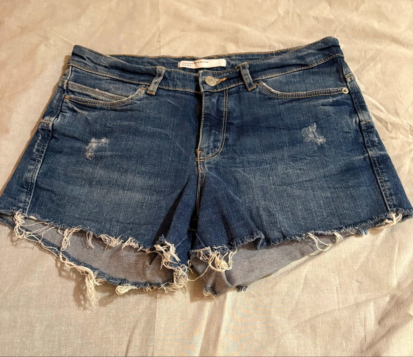 ✨ Zara High-Waist Shorts – Size 38 🎀